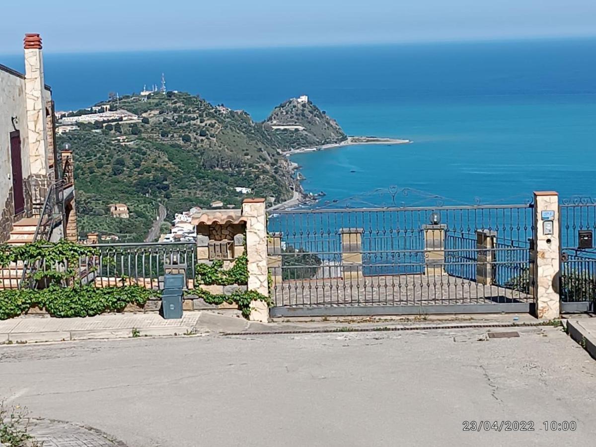 Tra Cielo E Mare Apartment Capo d'Orlando Bagian luar foto